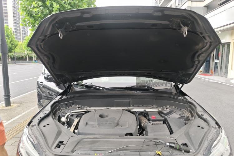 Used Volvo XC90 2018 T6 Prestige 7-Seater Engine Bay