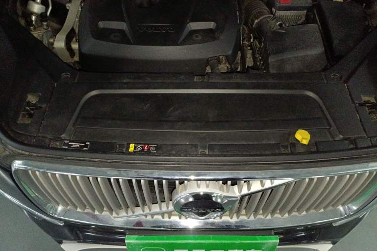 Used Volvo XC90 2018 T6 Prestige 7-Seater Engine Bay