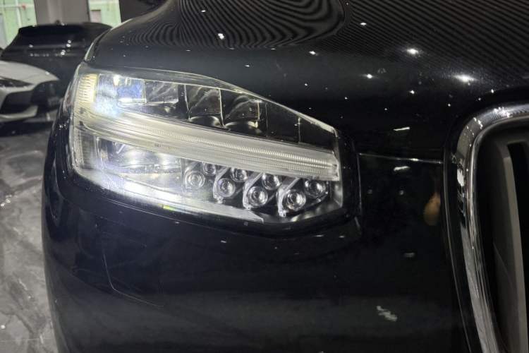 Used Volvo XC90 2018 T6 Prestige 7-Seater Exterior 4