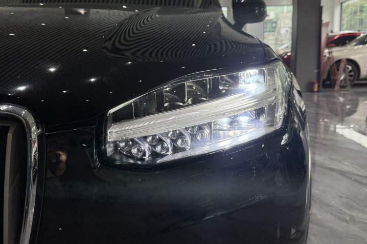 Used Volvo XC90 2018 T6 Prestige 7-Seater Exterior 5