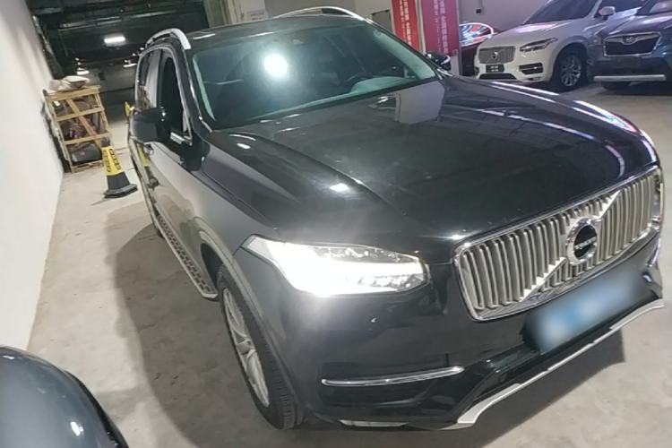Used Volvo XC90 2018 T6 Zhiyi Edition 7-Seater Front Right 45 Deg