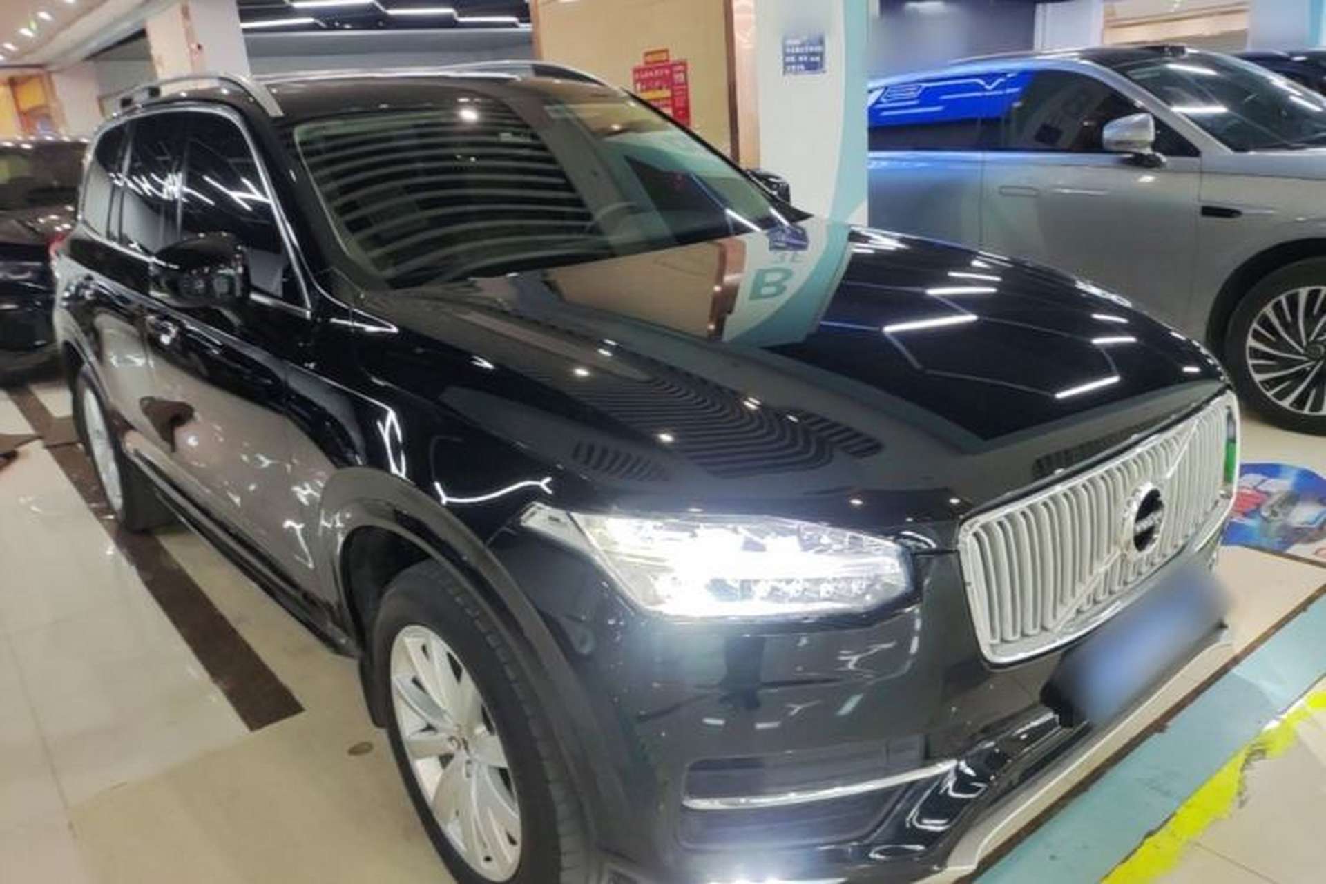 Used Volvo XC90 2018 T6 Zhiyi Edition 7-Seater Front Right 45 Deg