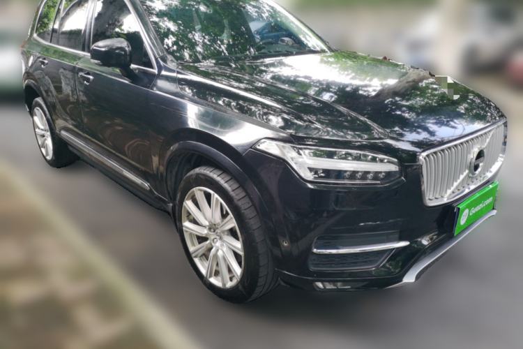 Used Volvo XC90 2018 T6 Prestige 7-Seater Front Right 45 Deg