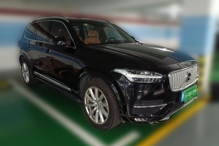Used Volvo XC90 2018 T6 Prestige 7-Seater Front Right 45 Deg