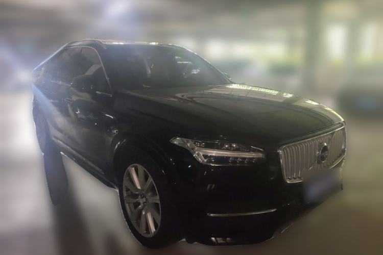 Used Volvo XC90 2018 T6 Prestige 7-Seater Front Right 45 Deg