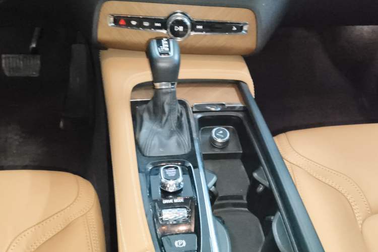 Used Volvo XC90 2018 T6 Zhiya Edition 7-seater Gear Lever