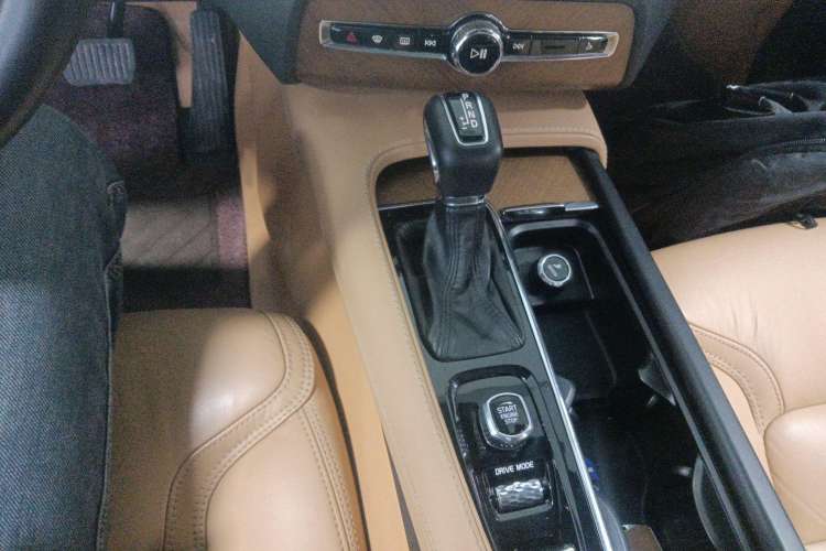 Used Volvo XC90 2018 T6 Zhiya Edition 7-seater Gear Lever