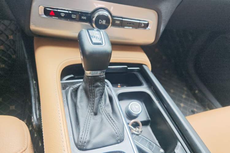 Used Volvo XC90 2018 T5 Zhiyi Edition 7-Seater Gear Lever