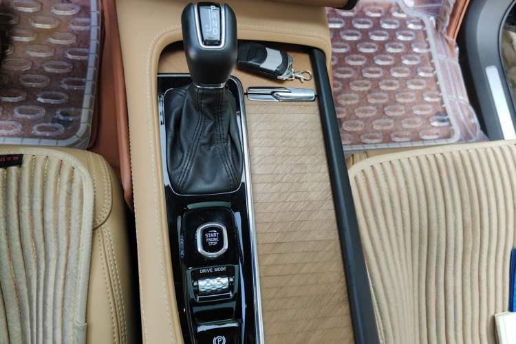Used Volvo XC90 2018 T6 Zhiya Edition 7-seater Gear Lever