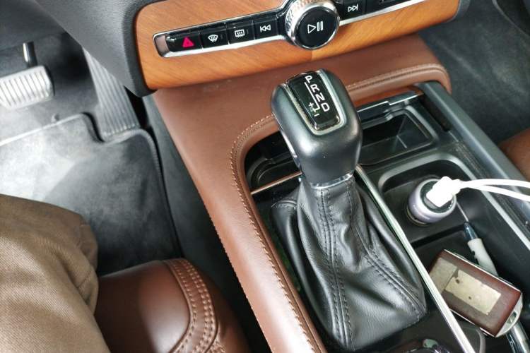 Used Volvo XC90 2018 T6 Zhiya Edition 7-seater Gear Lever