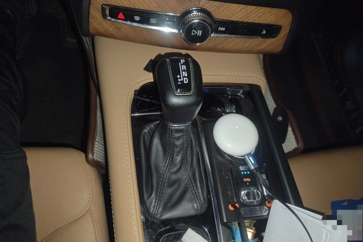 Used Volvo XC90 2018 T6 Zhiyi Edition 7-Seater Gear Lever