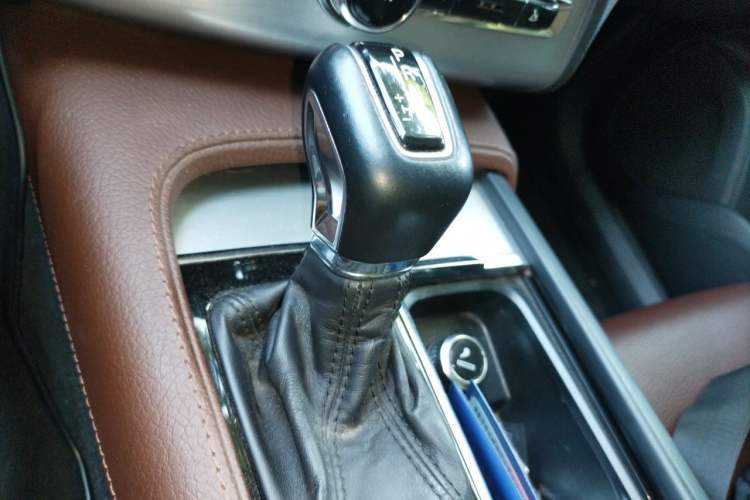 Used Volvo XC90 2018 T5 Zhiyi Edition 5-seater Gear Lever