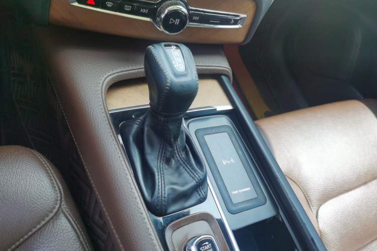 Used Volvo XC90 2018 T6 Zhiyi Edition 7-Seater Gear Lever