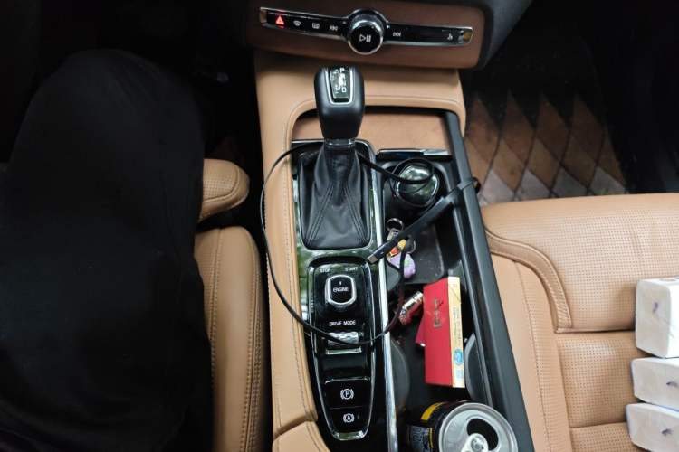 Used Volvo XC90 2018 T6 Zhiya Edition 7-seater Gear Lever