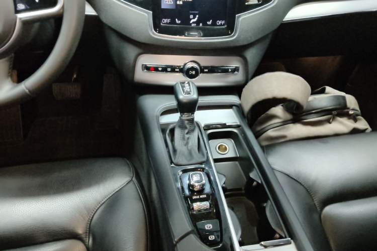 Used Volvo XC90 2018 T6 Zhiyi Edition 7-Seater Gear Lever