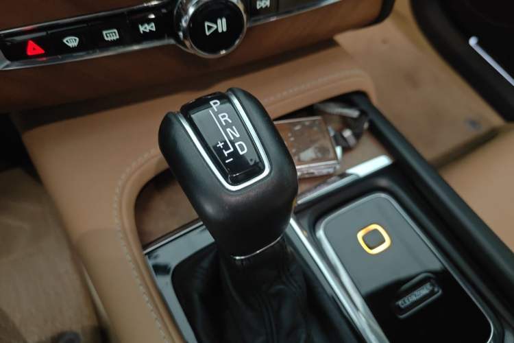 Used Volvo XC90 2018 T6 Zhiya Edition 7-seater Gear Lever