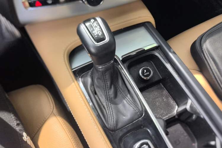 Used Volvo XC90 2018 T5 Zhiyi Edition 7-Seater Gear Lever
