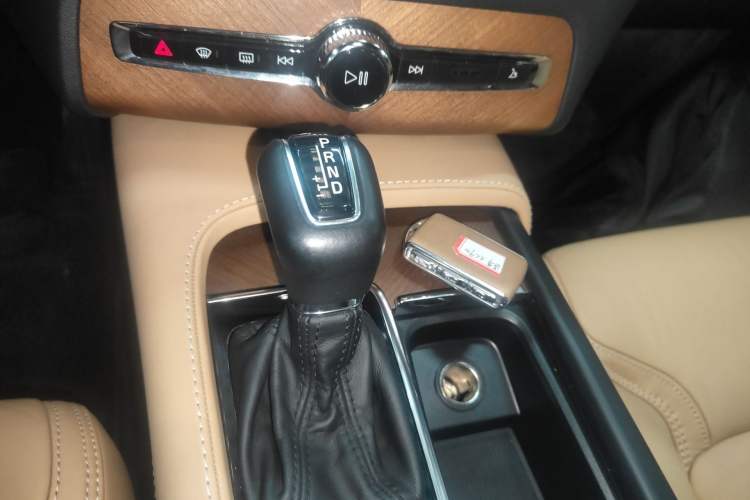 Used Volvo XC90 2018 T6 Zhiya Edition 7-seater Gear Lever