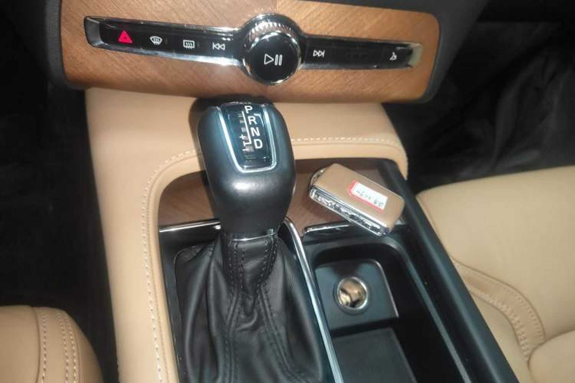 Used Volvo XC90 2018 T6 Zhiya Edition 7-seater Gear Lever