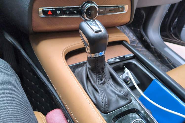 Used Volvo XC90 2018 T6 Zhiya Edition 7-seater Gear Lever