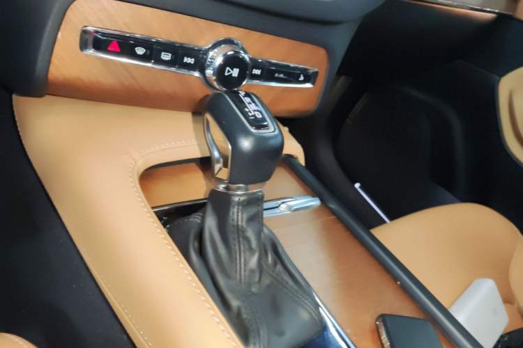 Used Volvo XC90 2018 T6 Zhiyi Edition 7-Seater Gear Lever