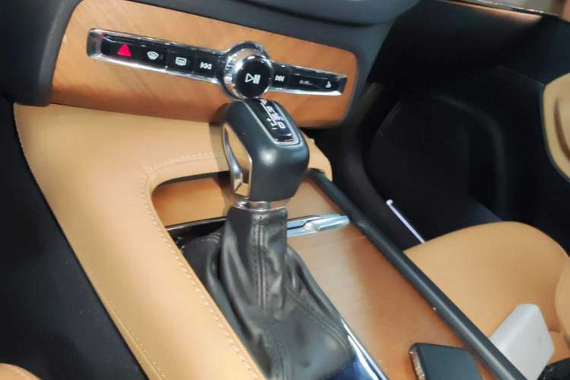Used Volvo XC90 2018 T6 Zhiyi Edition 7-Seater Gear Lever