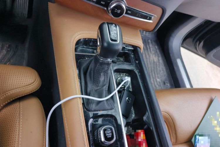 Used Volvo XC90 2018 T6 Prestige 7-Seater Gear Lever