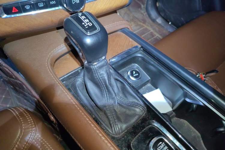 Used Volvo XC90 2018 T6 Zhiya Edition 7-seater Gear Lever