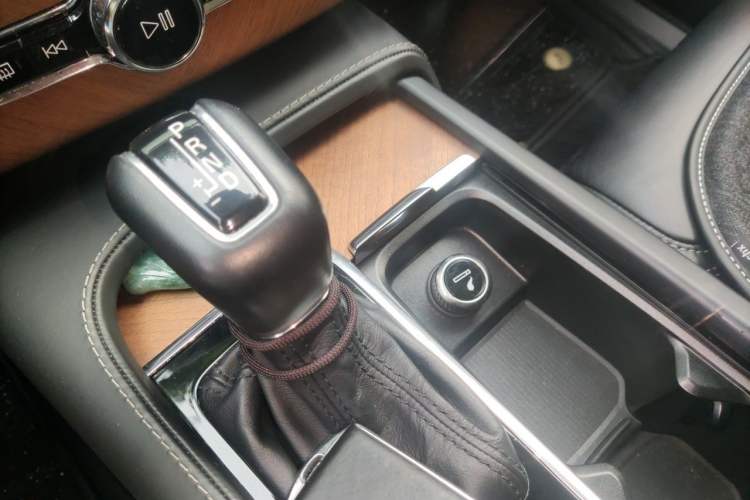 Used Volvo XC90 2018 T6 Zhiya Edition 7-seater Gear Lever