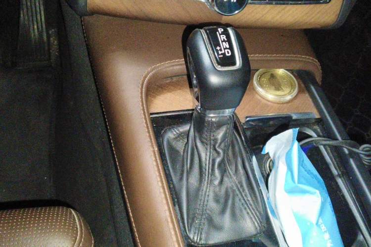 Used Volvo XC90 2018 T6 Prestige 7-Seater Gear Lever