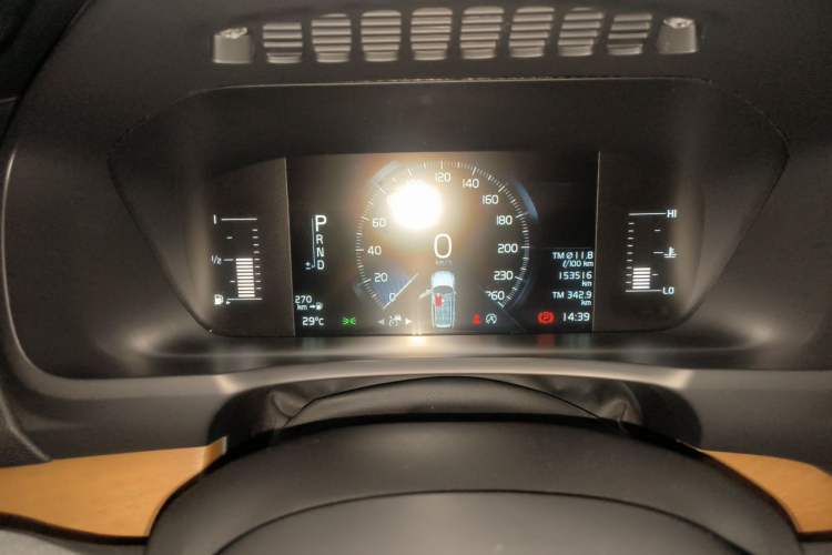 Used Volvo XC90 2018 T5 Zhiyi Edition 7-Seater Instrument Cluster