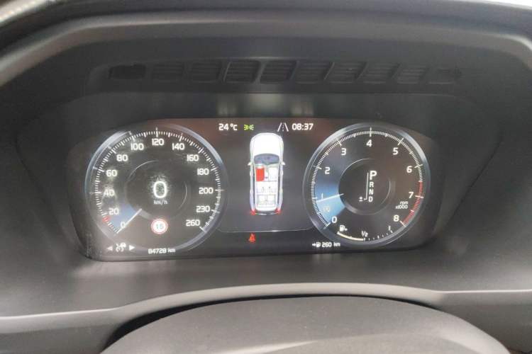 Used Volvo XC90 2018 T6 Prestige 7-Seater Instrument Cluster
