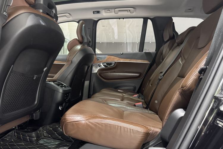 Used Volvo XC90 2018 T6 Prestige 7-Seater Interior 2