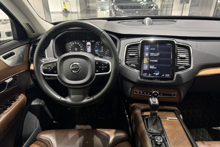 Used Volvo XC90 2018 T6 Prestige 7-Seater Interior 4
