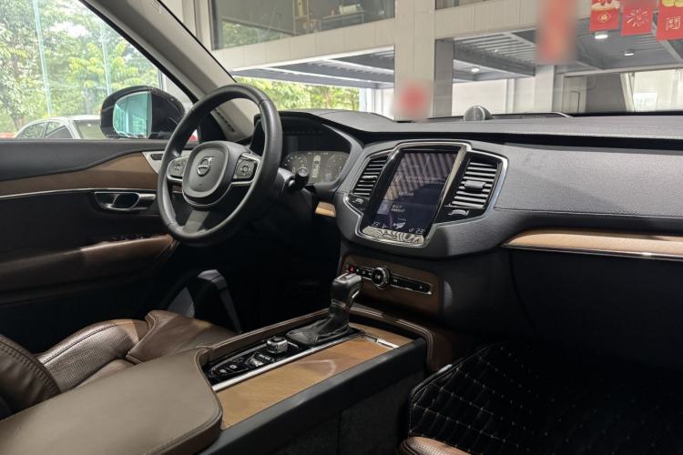 Used Volvo XC90 2018 T6 Prestige 7-Seater Interior 5