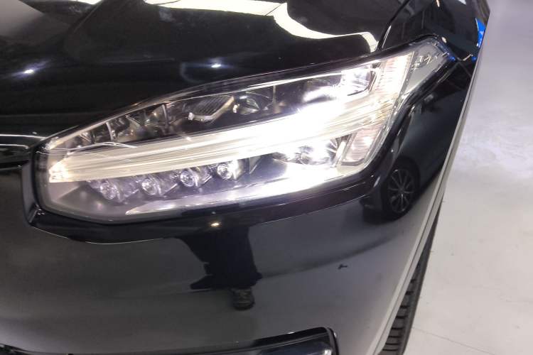 Used Volvo XC90 2018 T6 Zhiyi Edition 7-Seater Left Front Headlight