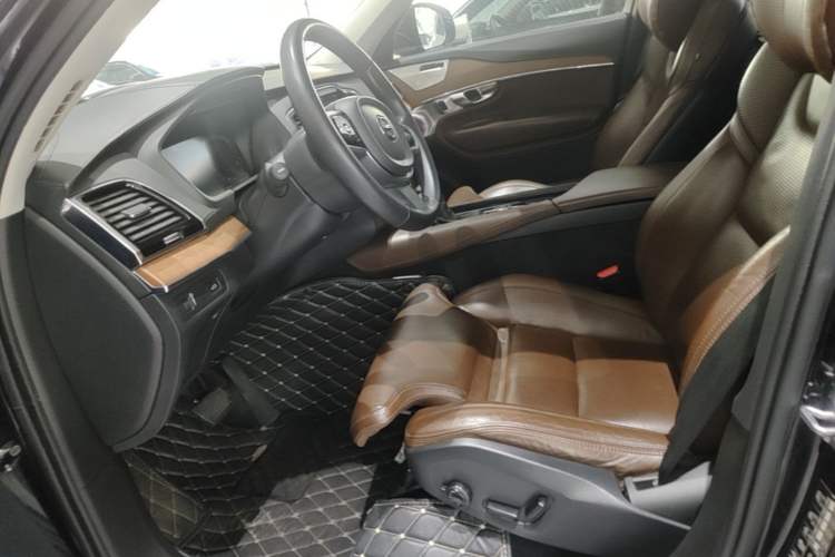 Used Volvo XC90 2018 T6 Prestige 7-Seater Left Front Seat