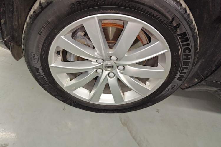 Used Volvo XC90 2018 T5 Zhiyi Edition 5-seater Left Front Wheel Hub