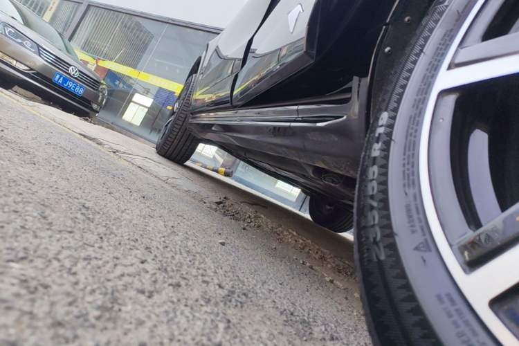 Used Volvo XC90 2018 T5 Zhiyi Edition 5-seater Left Side Sill