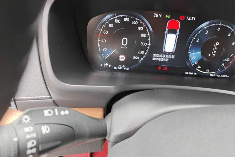 Used Volvo XC90 2018 T6 Prestige 7-Seater Odometer Close Up
