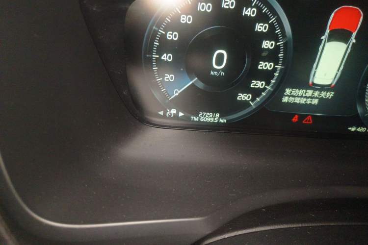 Used Volvo XC90 2018 T6 Prestige 7-Seater Odometer Close Up