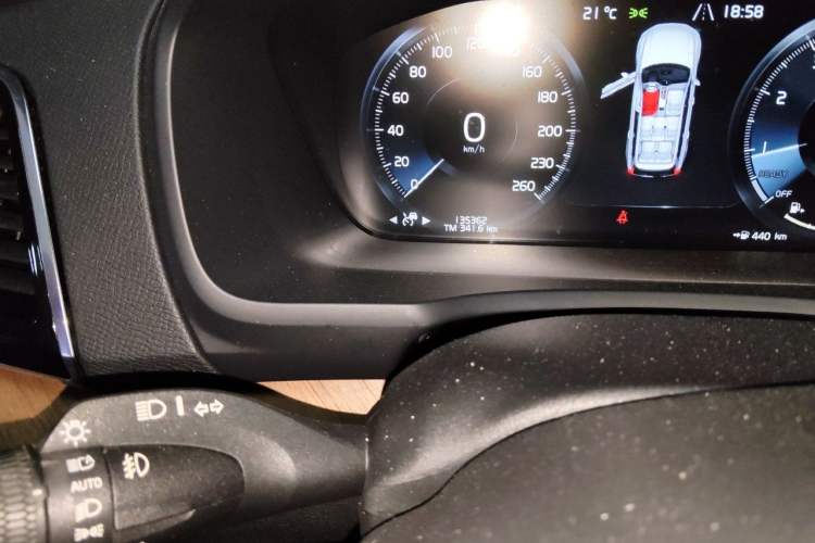 Used Volvo XC90 2018 T6 Zhiya Edition 7-seater Odometer Close Up