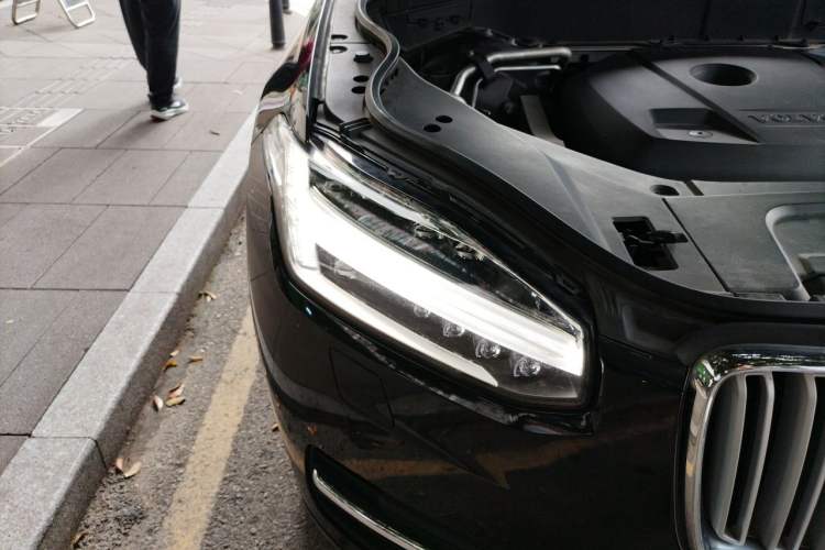Used Volvo XC90 2018 T6 Zhiya Edition 7-seater Right Front Headlight