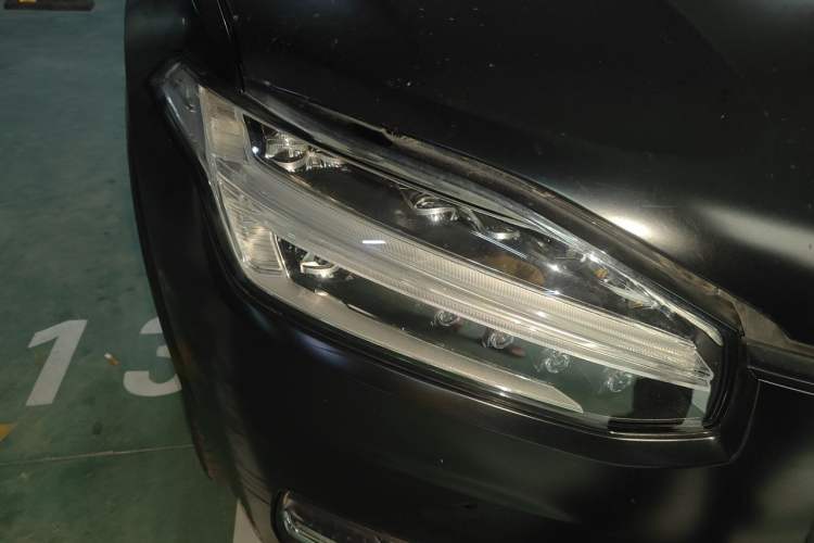 Used Volvo XC90 2018 T6 Zhiyi Edition 7-Seater Right Front Headlight