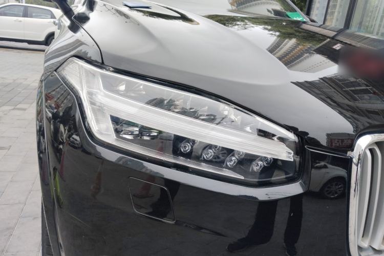 Used Volvo XC90 2018 T6 Prestige 7-Seater Right Front Headlight