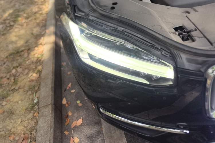 Used Volvo XC90 2018 T5 Zhiyi Edition 7-Seater Right Front Headlight