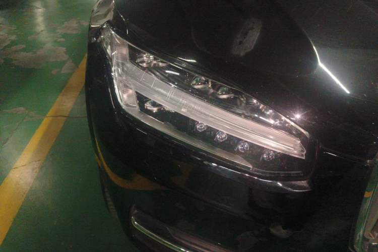 Used Volvo XC90 2018 T6 Prestige 7-Seater Right Front Headlight