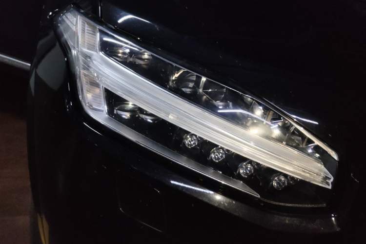 Used Volvo XC90 2018 T6 Zhiya Edition 7-seater Right Front Headlight
