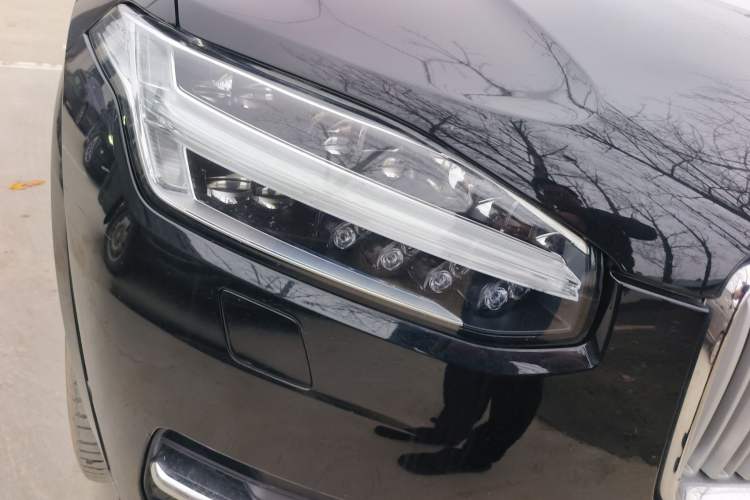Used Volvo XC90 2018 T6 Prestige 7-Seater Right Front Headlight