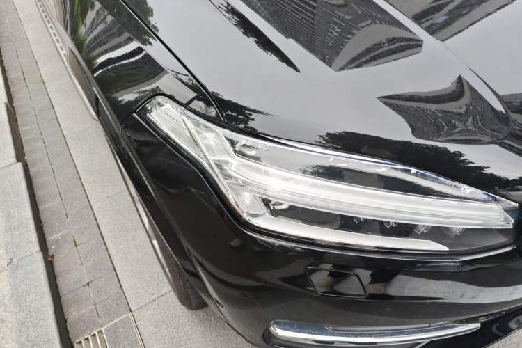 Used Volvo XC90 2018 T6 Prestige 7-Seater Right Front Headlight